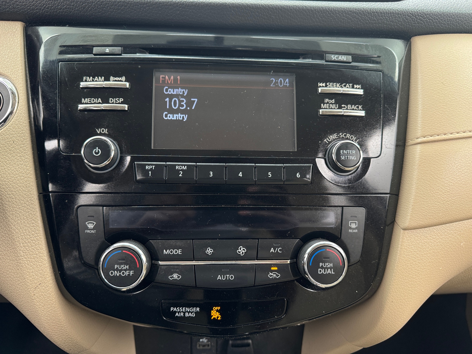 Thumbnail: 2017 Nissan Rogue - 4