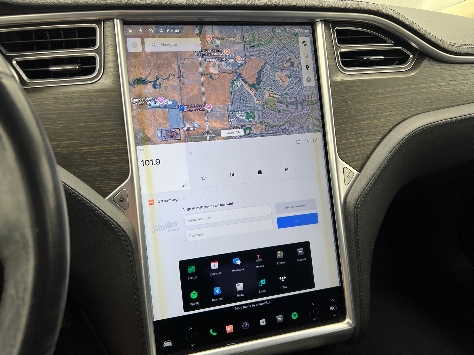 Thumbnail: 2014 Tesla Model S - 3