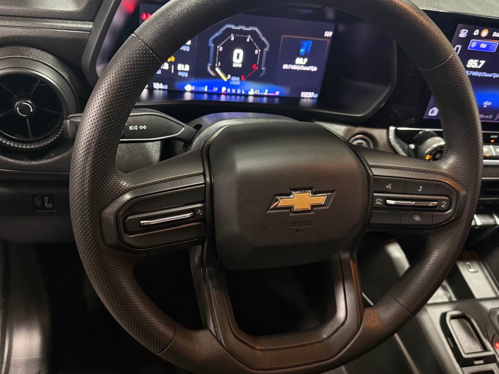 Thumbnail: 2024 Chevrolet Colorado - 5