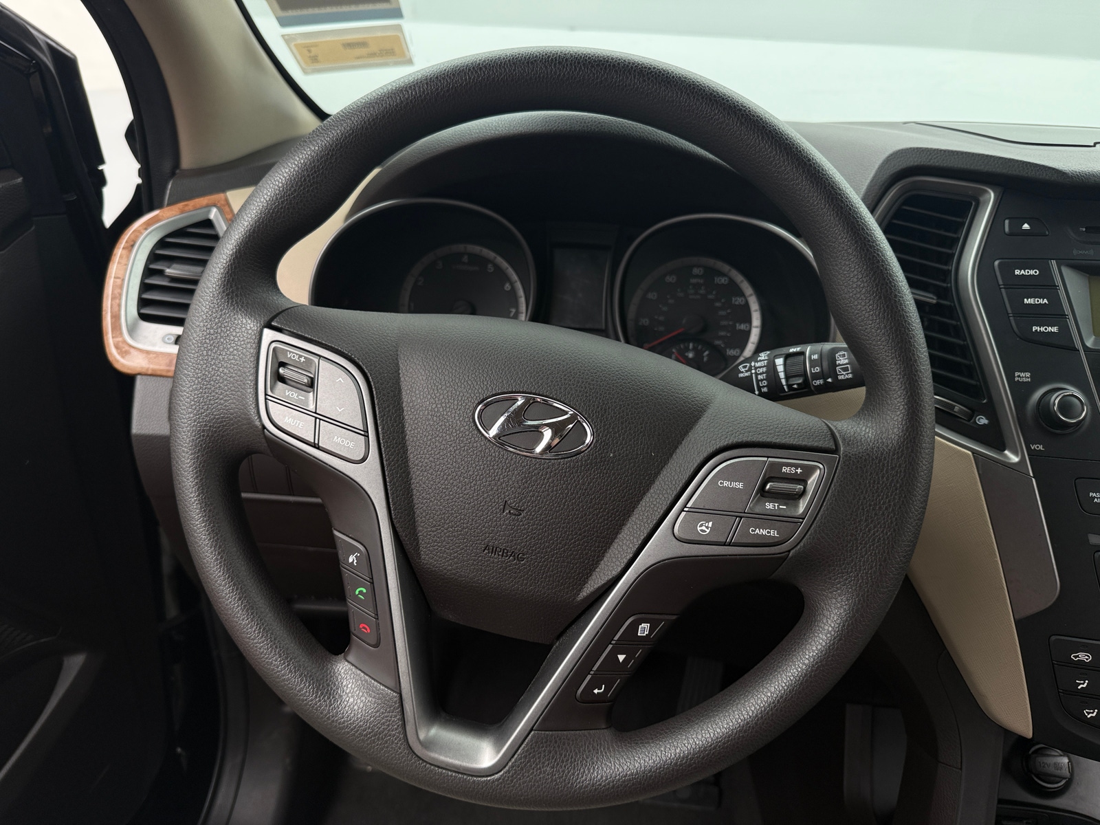 Thumbnail: 2016 Hyundai Santa Fe - 5