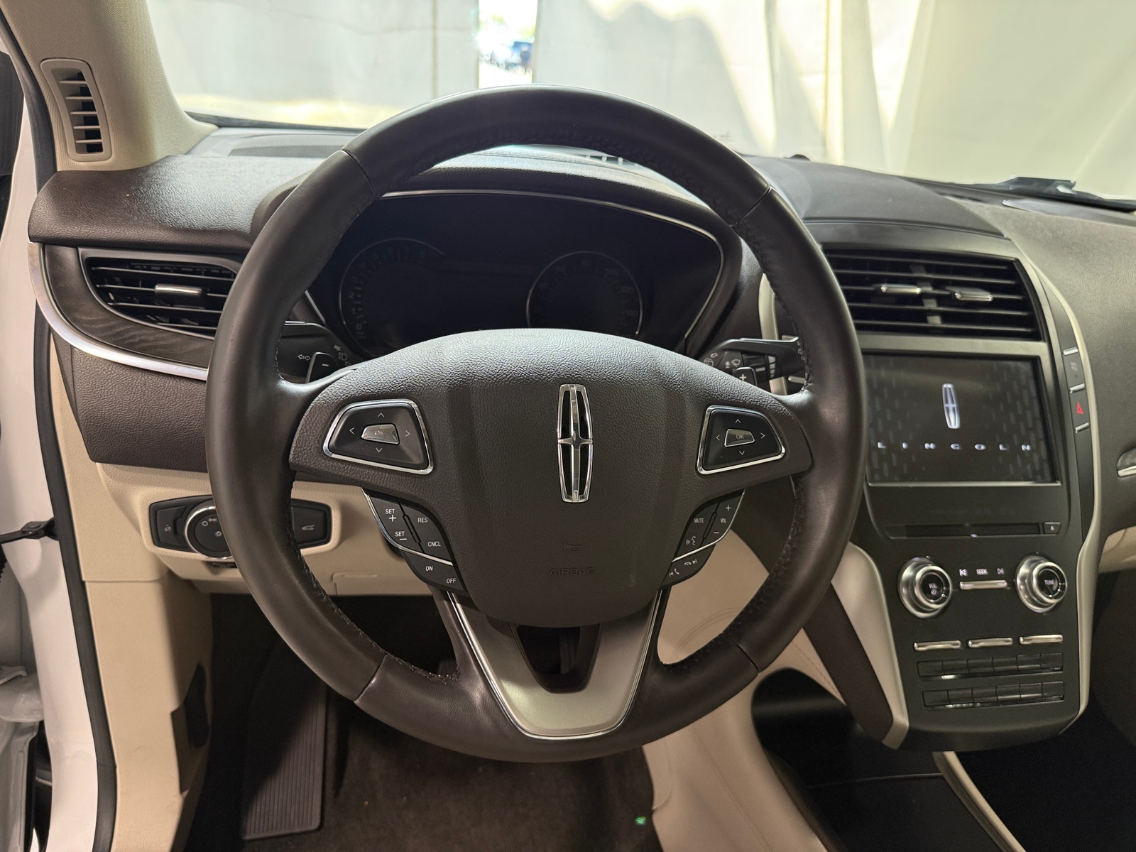 Thumbnail: 2018 Lincoln MKC - 4