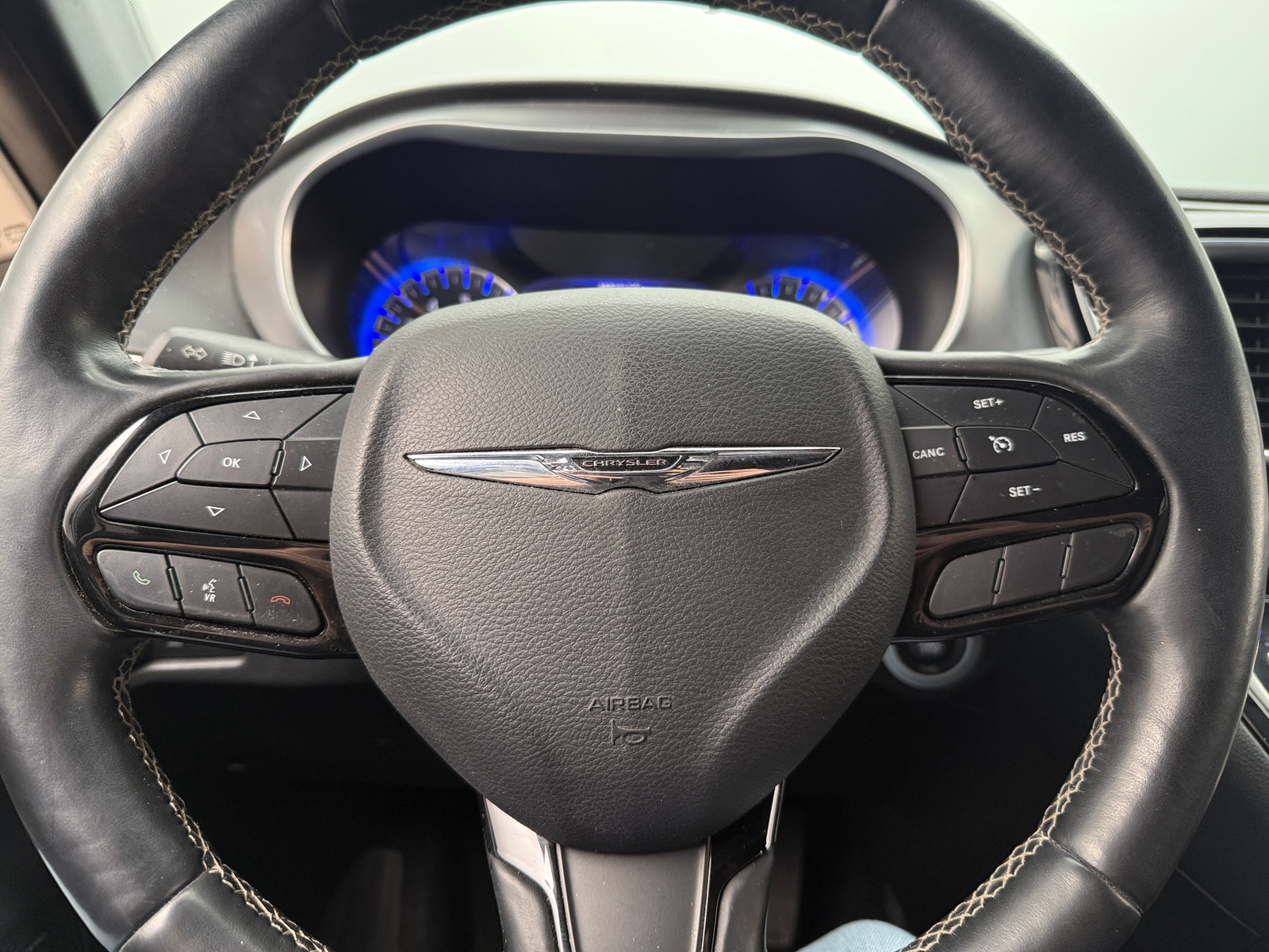 Thumbnail: 2018 Chrysler Pacifica - 4