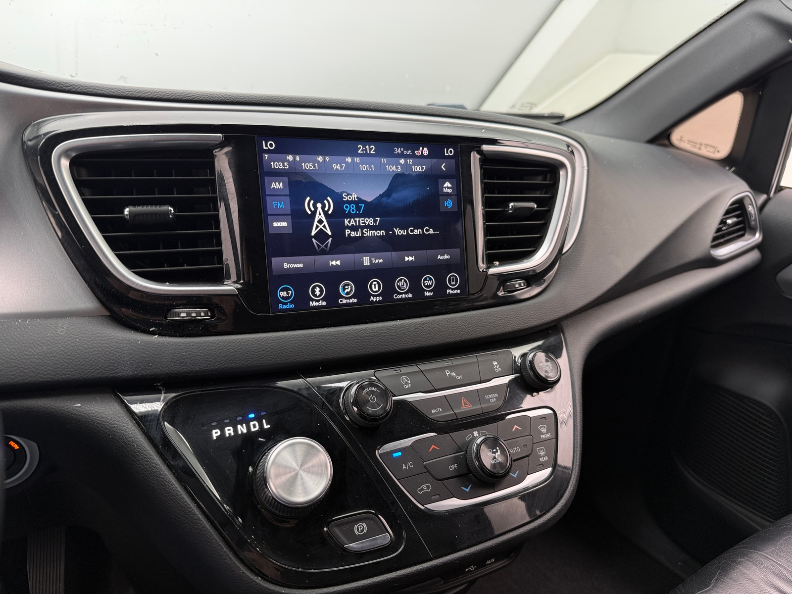 Thumbnail: 2018 Chrysler Pacifica - 3