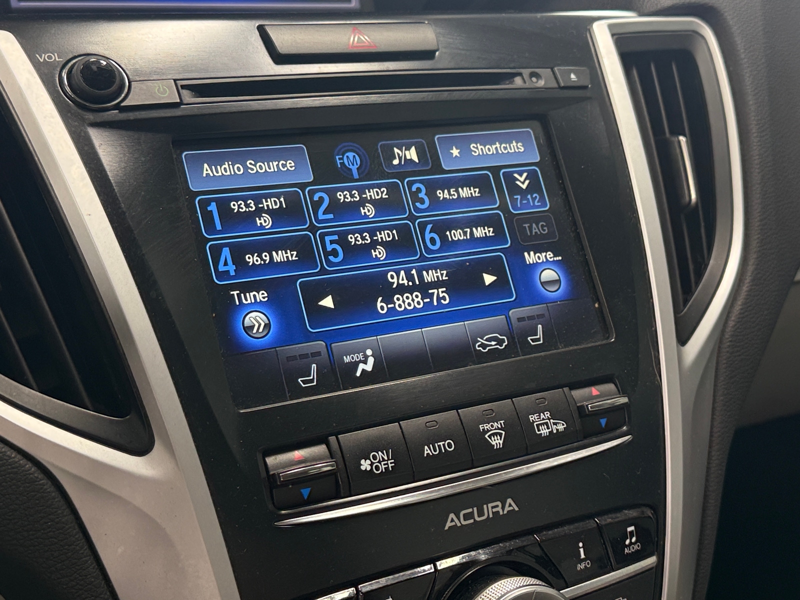 Thumbnail: 2017 Acura TLX - 3