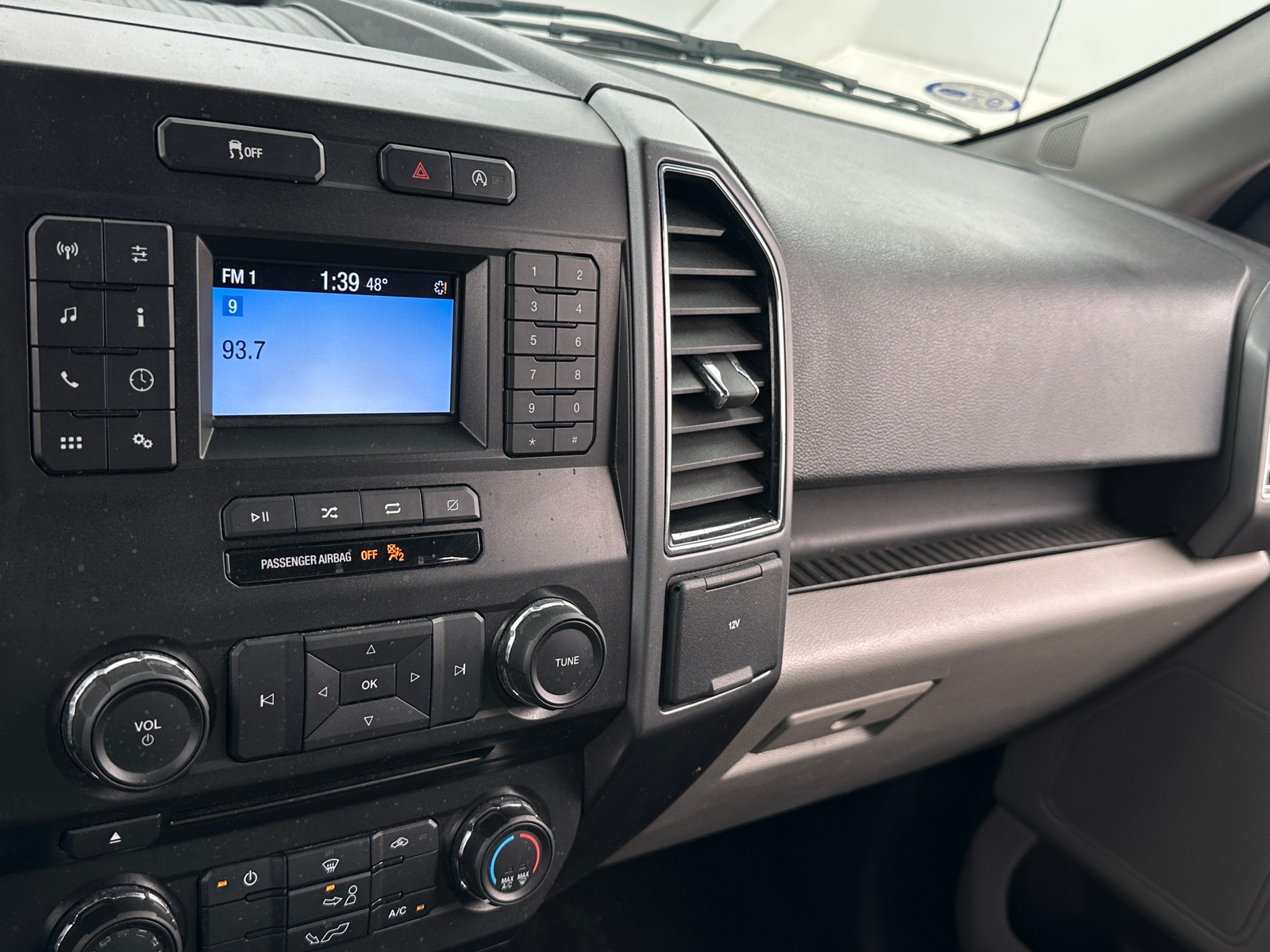 Thumbnail: 2018 Ford Econoline - 4