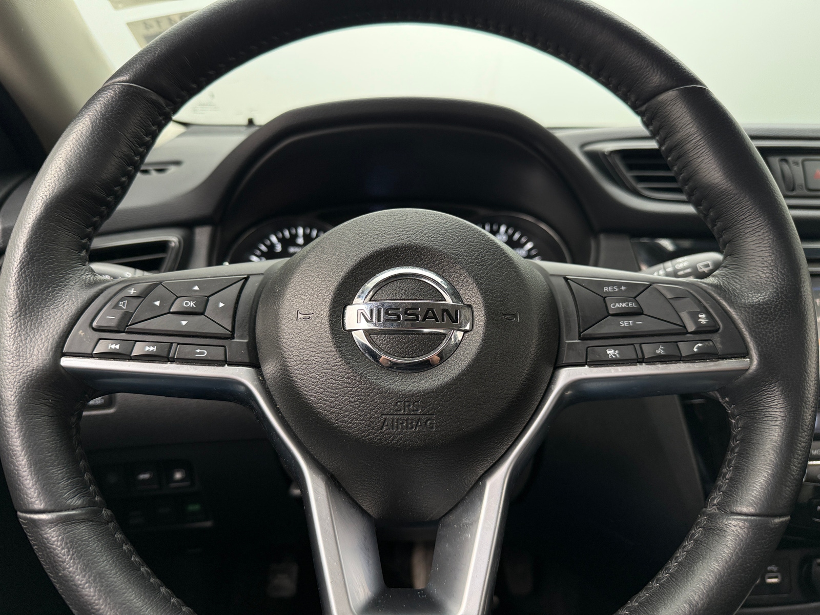 Thumbnail: 2018 Nissan Rogue - 4