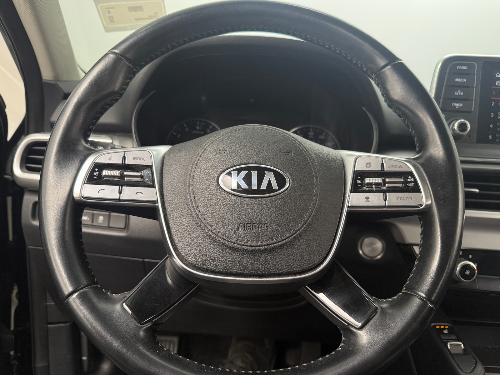 Thumbnail: 2020 Kia Telluride - 4