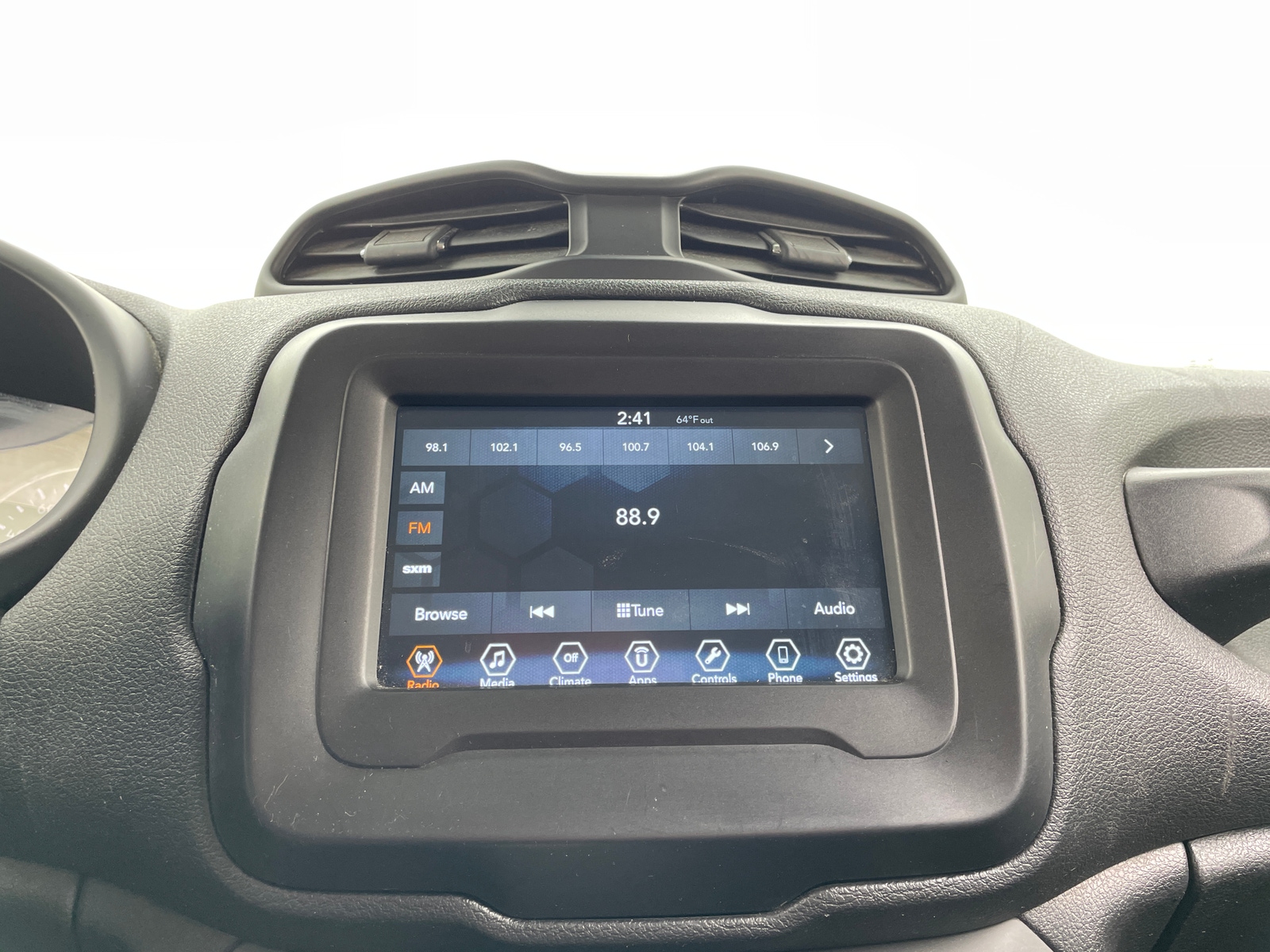 Thumbnail: 2018 Jeep Renegade - 4