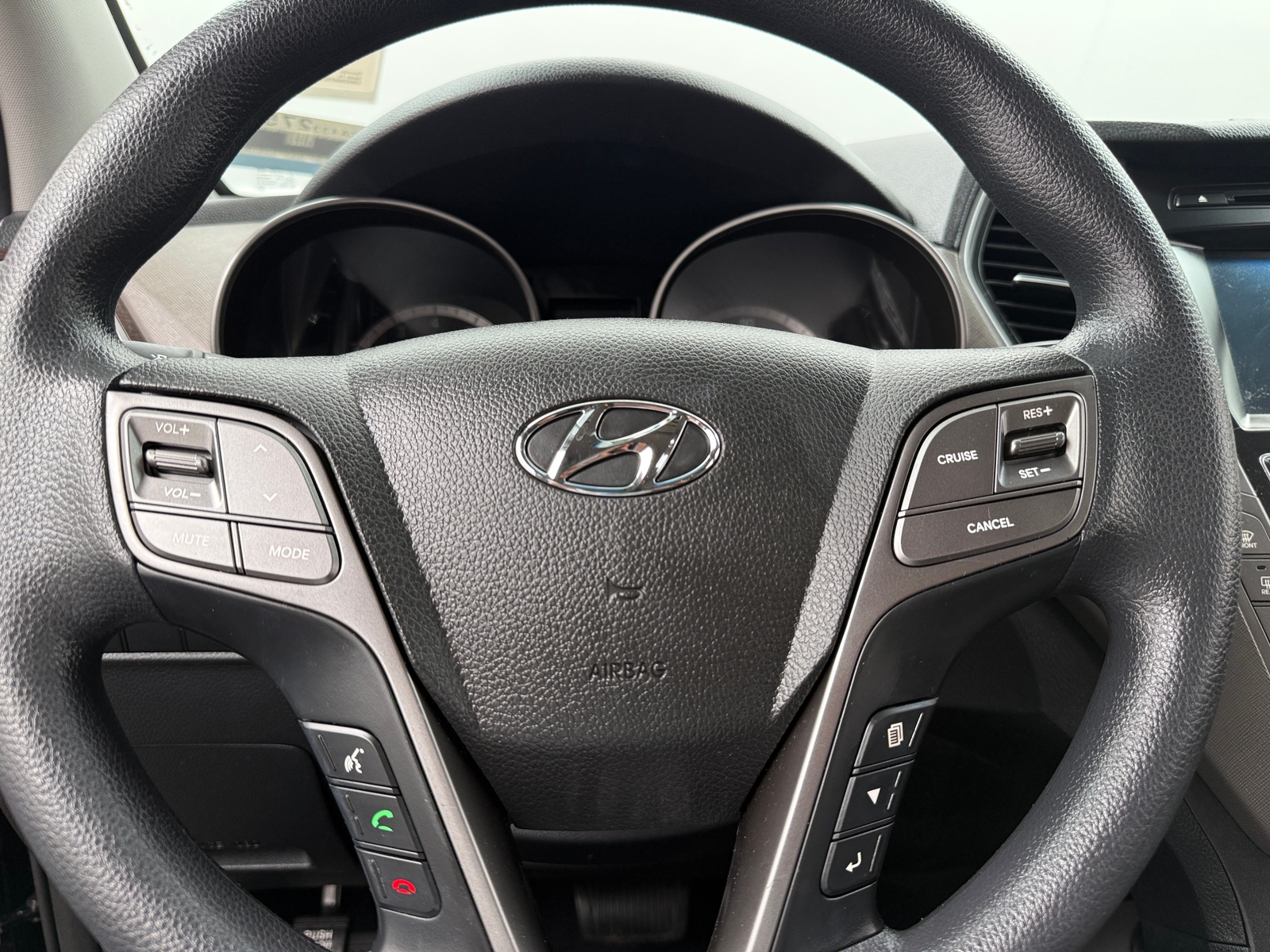 Thumbnail: 2017 Hyundai Santa Fe - 5