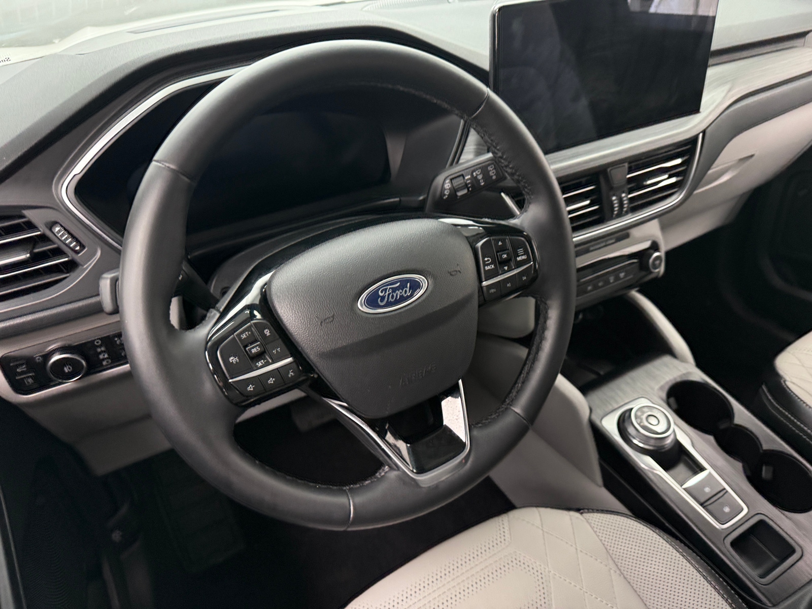 Thumbnail: 2023 Ford Escape - 4