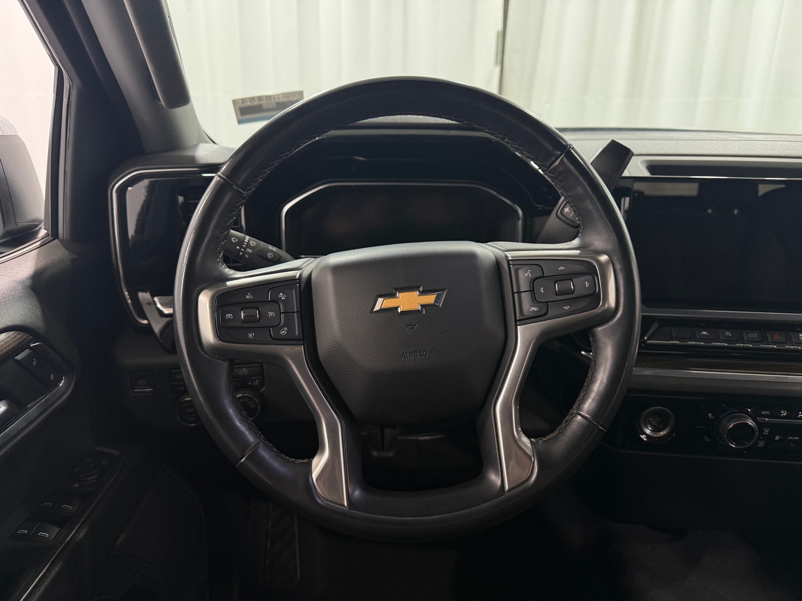 Thumbnail: 2023 Chevrolet Silverado 1500 - 5