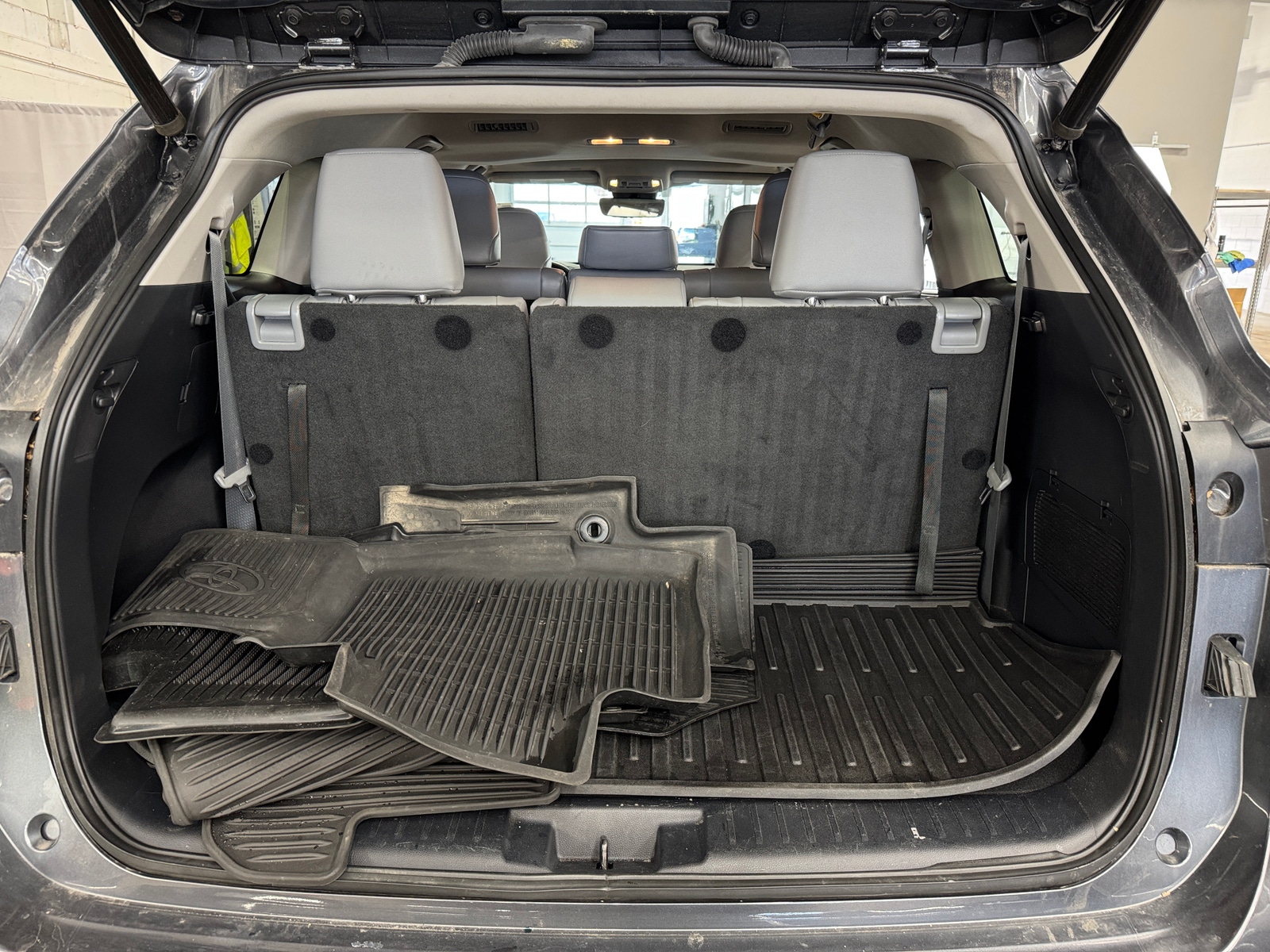 Thumbnail: 2021 Toyota Highlander - 6