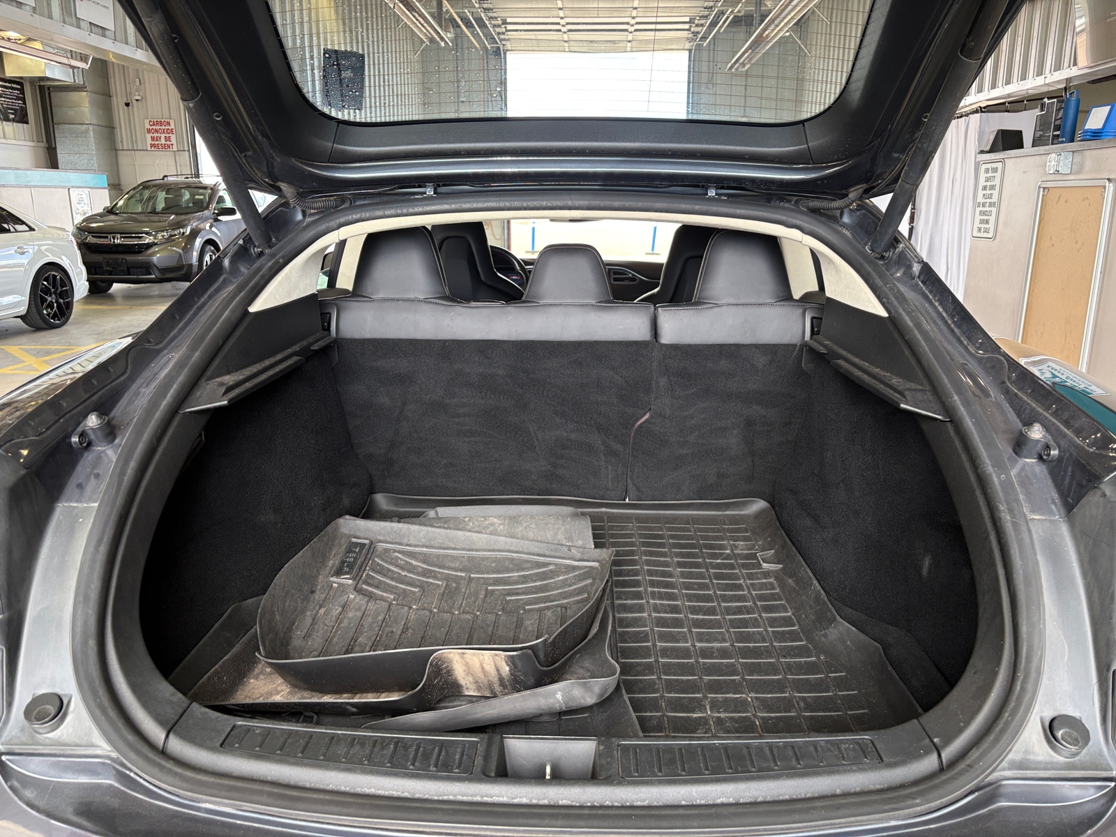 Thumbnail: 2015 Tesla Model S - 6