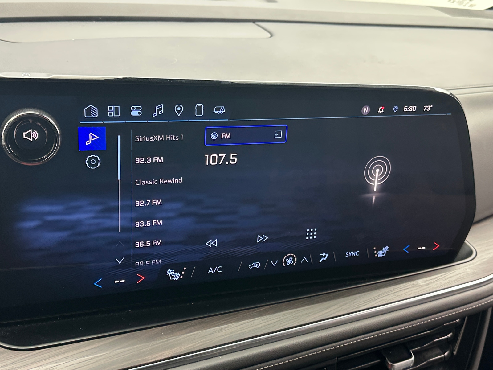 Thumbnail: 2025 Chevrolet Tahoe - 3