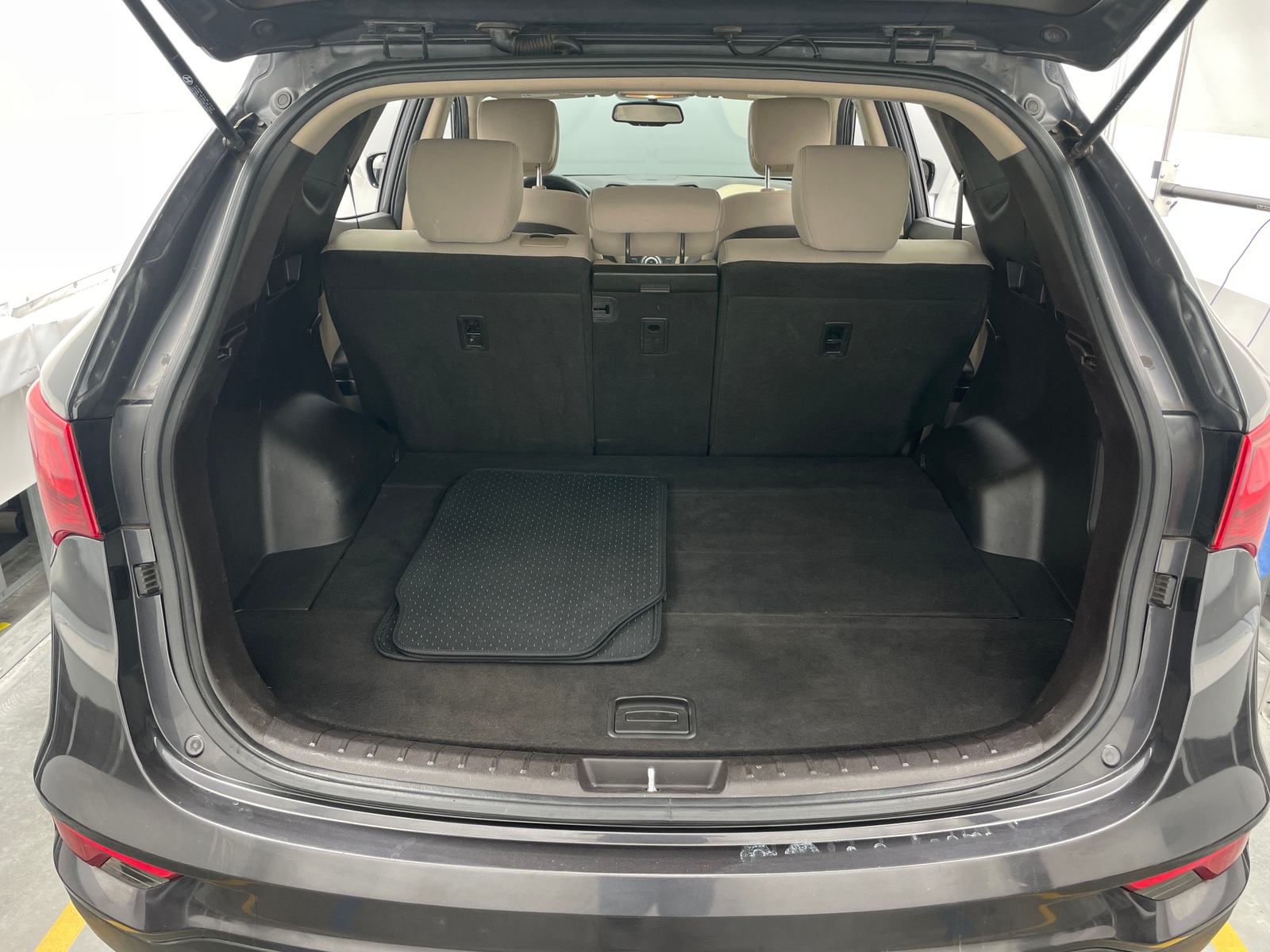 Thumbnail: 2018 Hyundai Santa Fe - 7