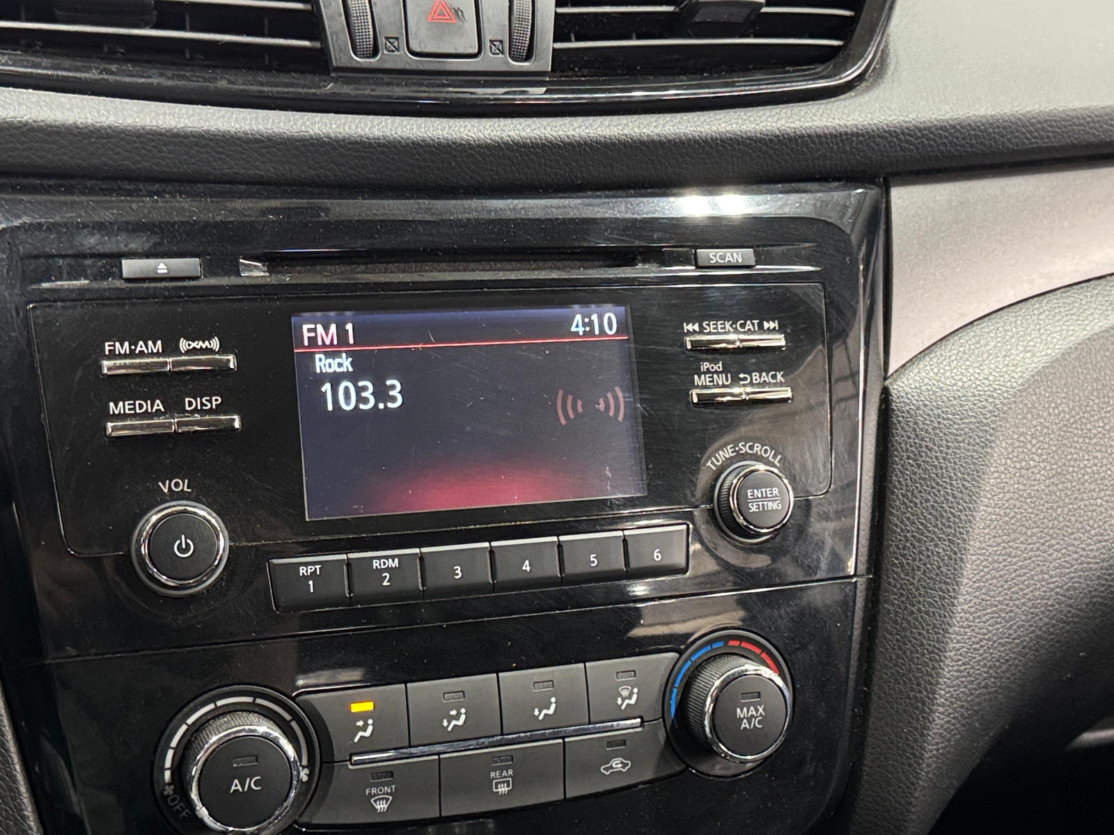 Thumbnail: 2018 Nissan Rogue Sport - 4