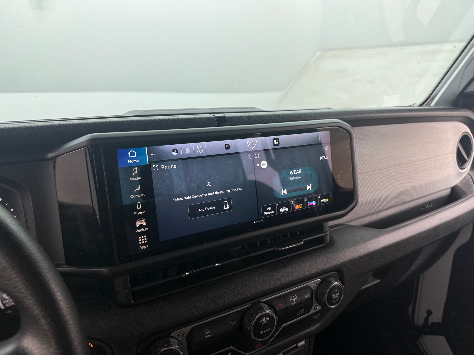 Thumbnail: 2024 Jeep Gladiator - 4