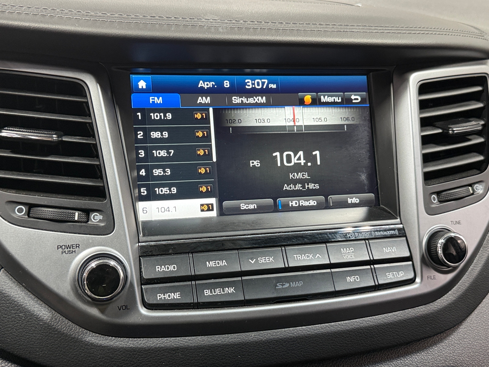 Thumbnail: 2016 Hyundai Tucson - 3