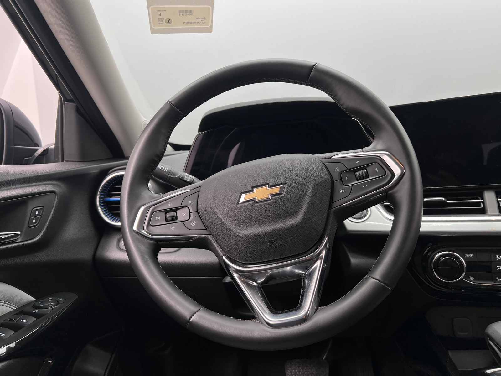 Thumbnail: 2025 Chevrolet Trax - 5