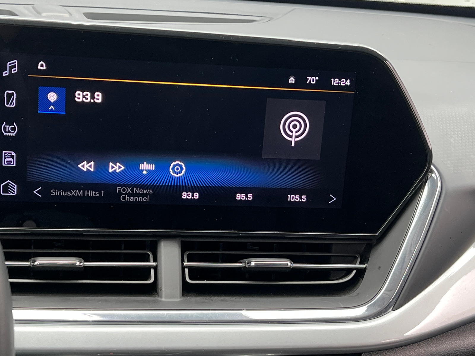 Thumbnail: 2025 Chevrolet Trax - 4