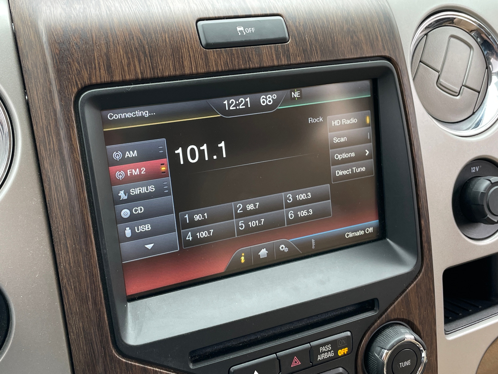 Thumbnail: 2014 Ford Econoline - 3