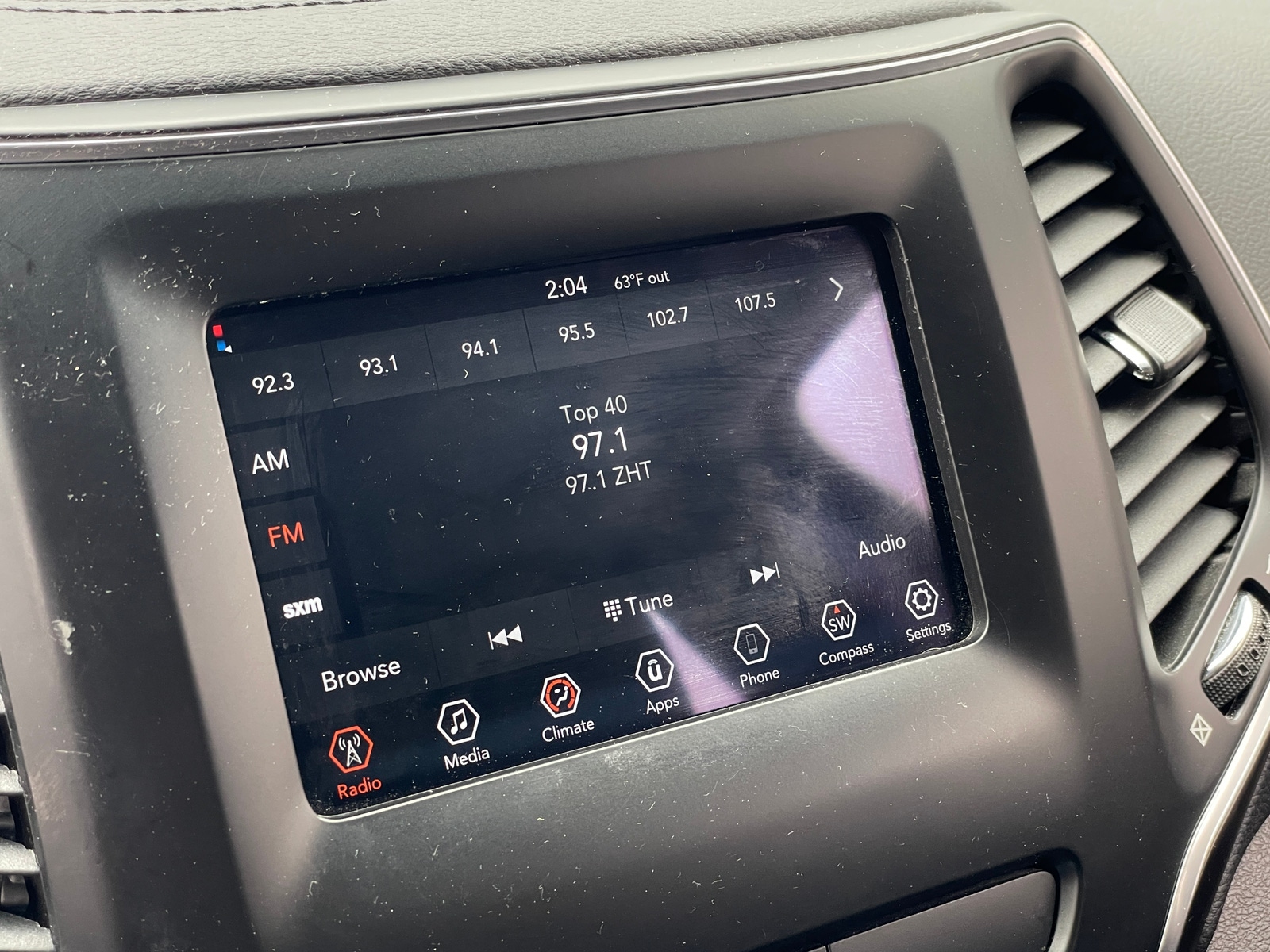 Thumbnail: 2020 Jeep Cherokee - 4