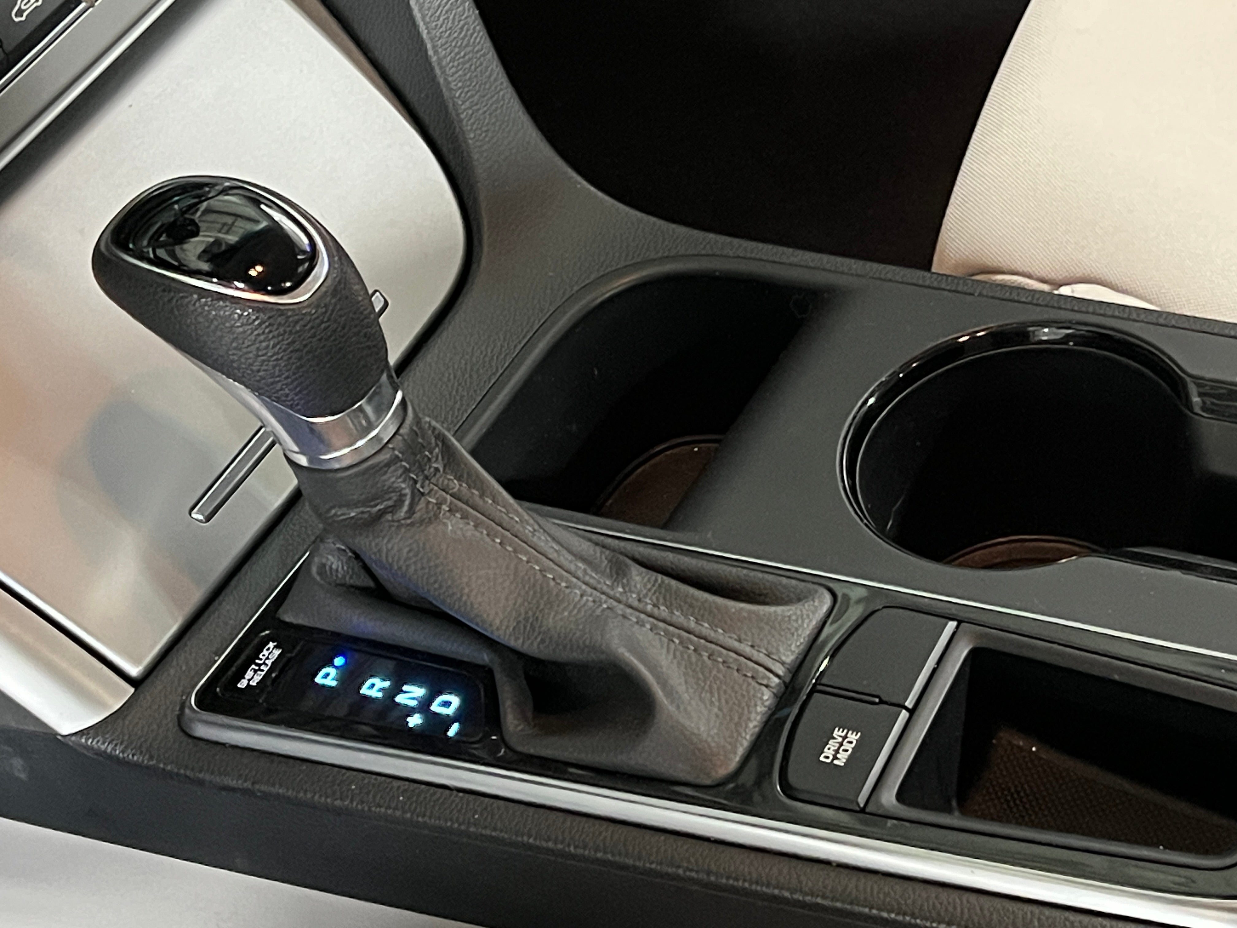 2017 Hyundai Sonata - Image 1