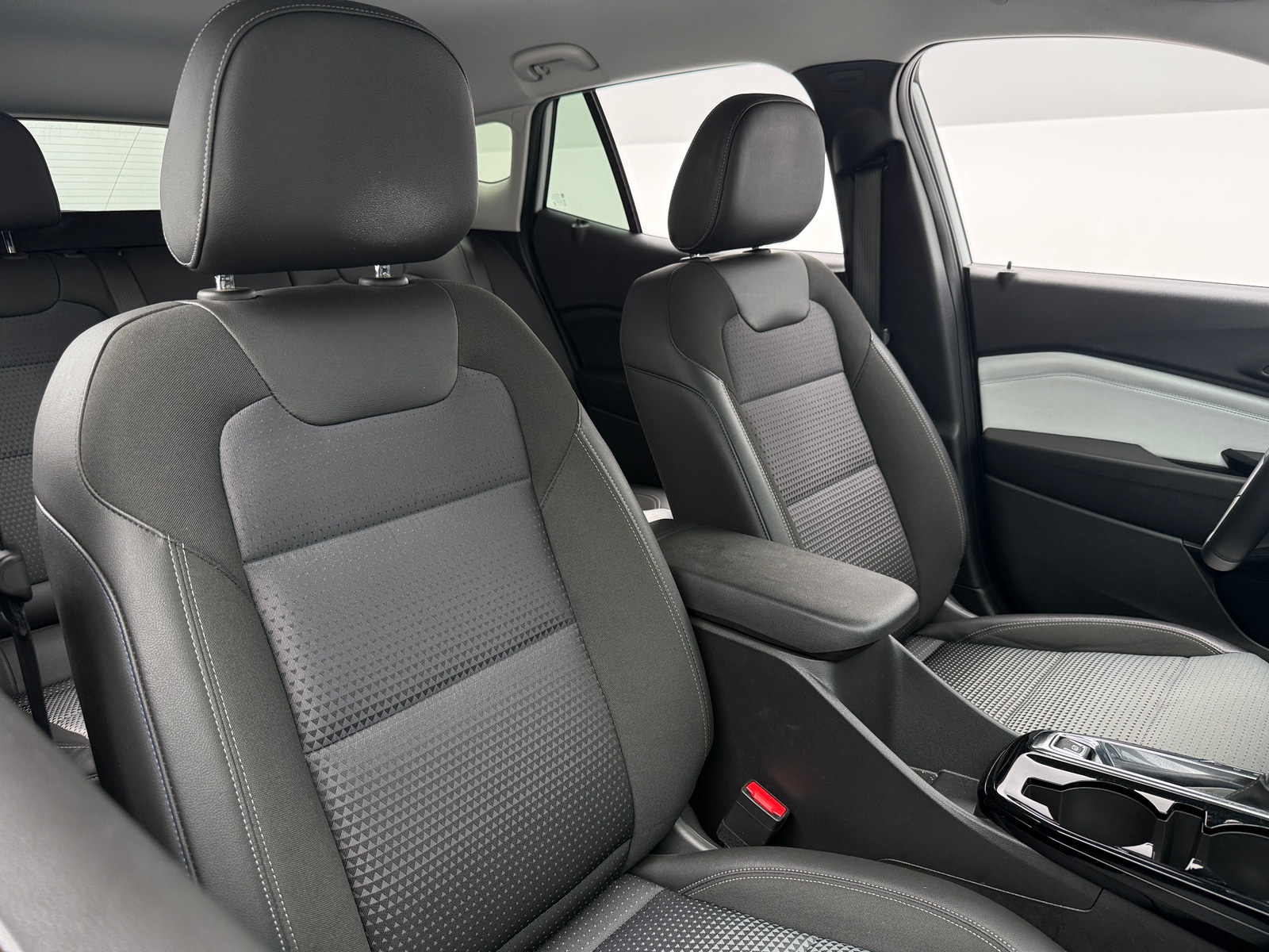 Thumbnail: 2025 Chevrolet Trax - 2