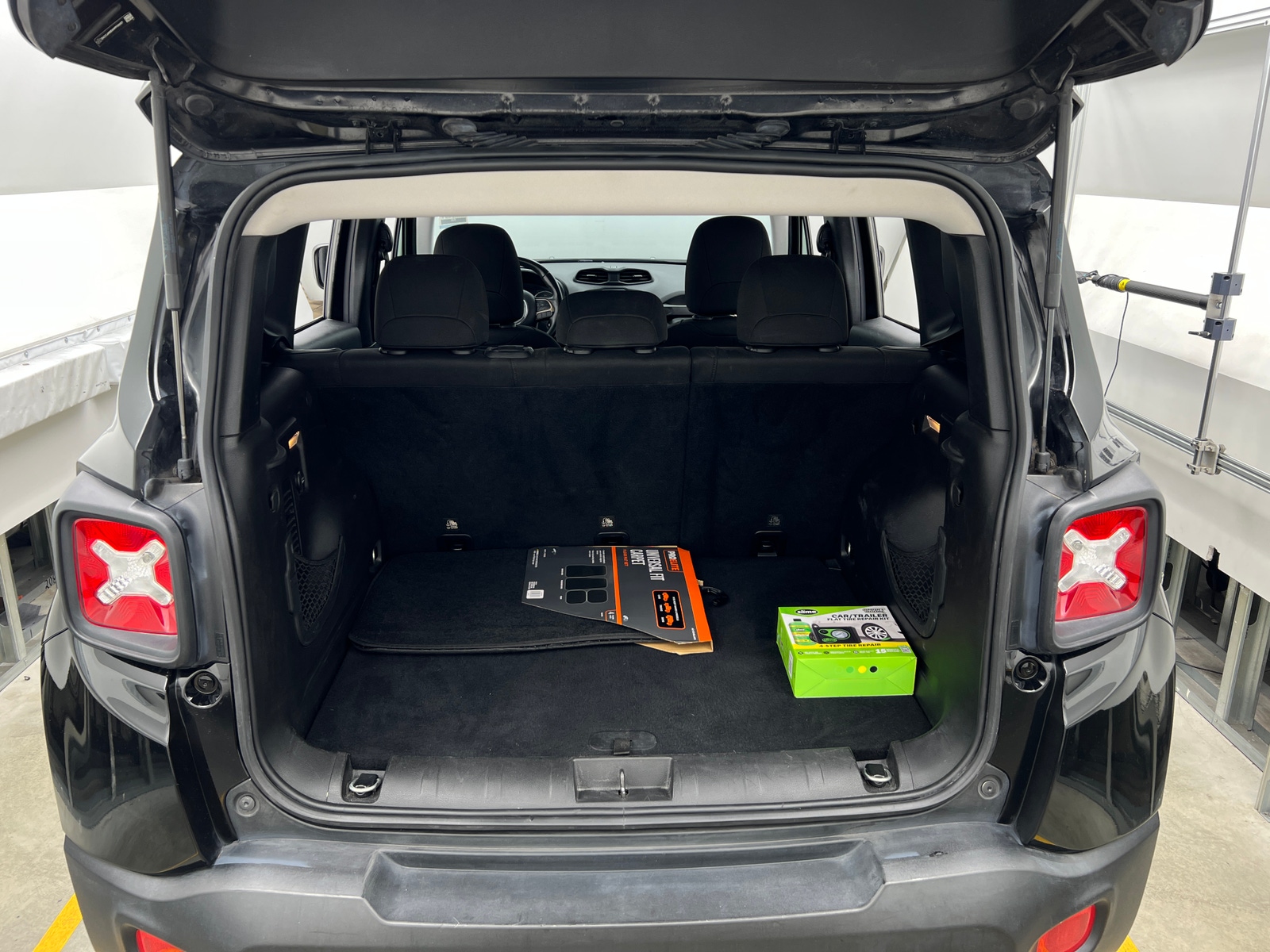 Thumbnail: 2017 Jeep Renegade - 7