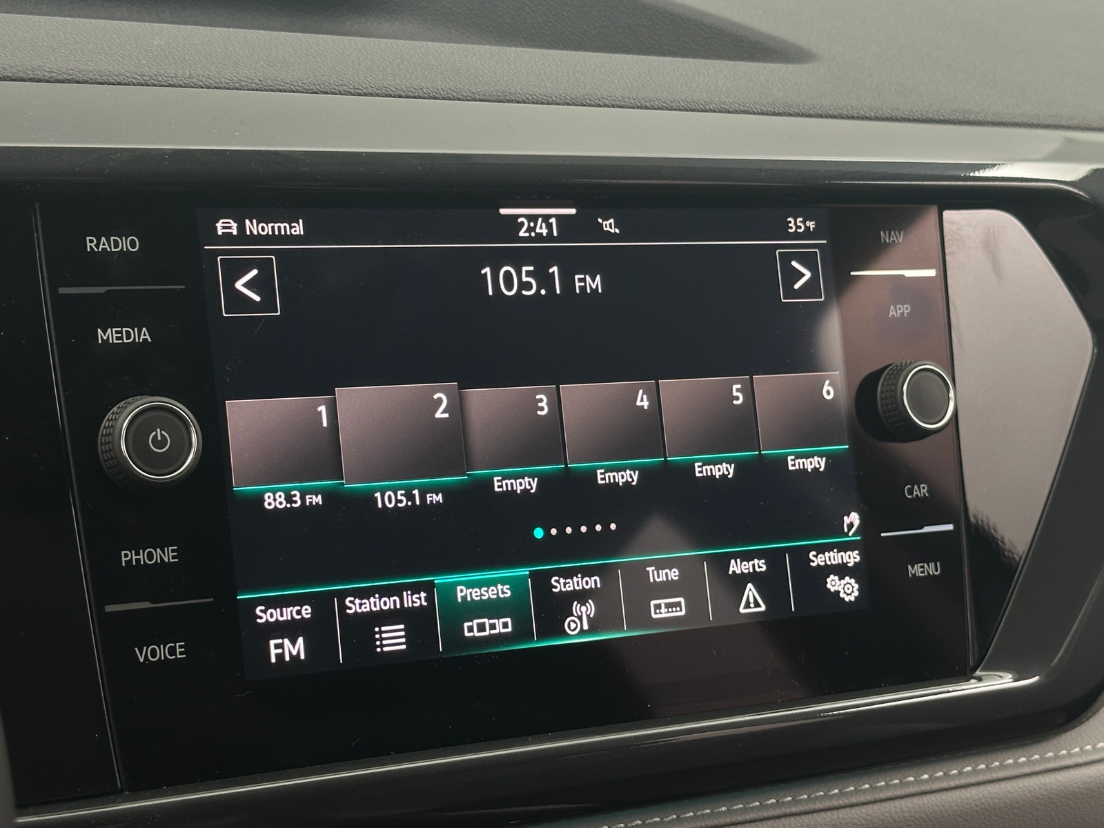 Thumbnail: 2024 Volkswagen Taos - 3