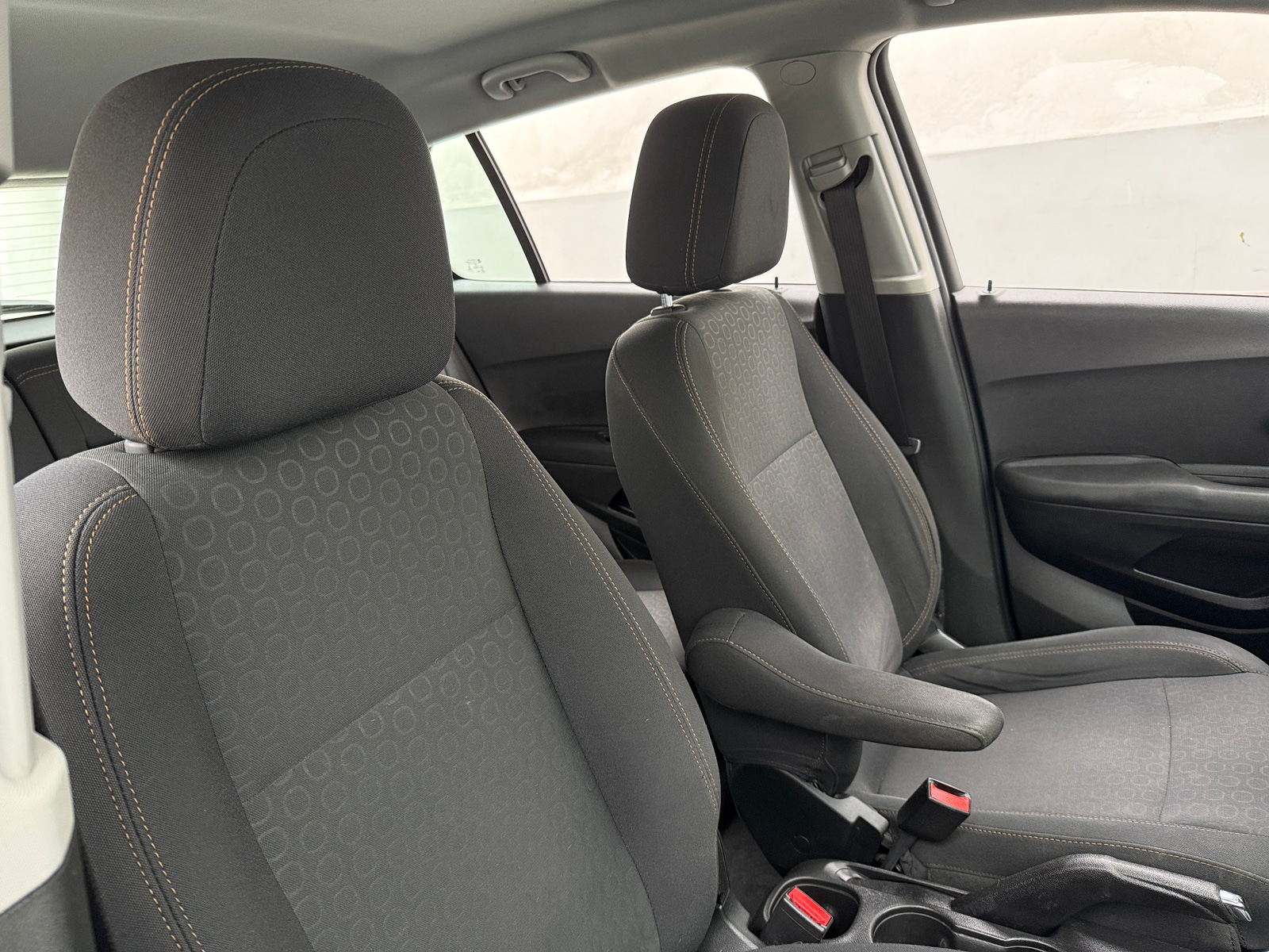 Thumbnail: 2017 Chevrolet Trax - 2