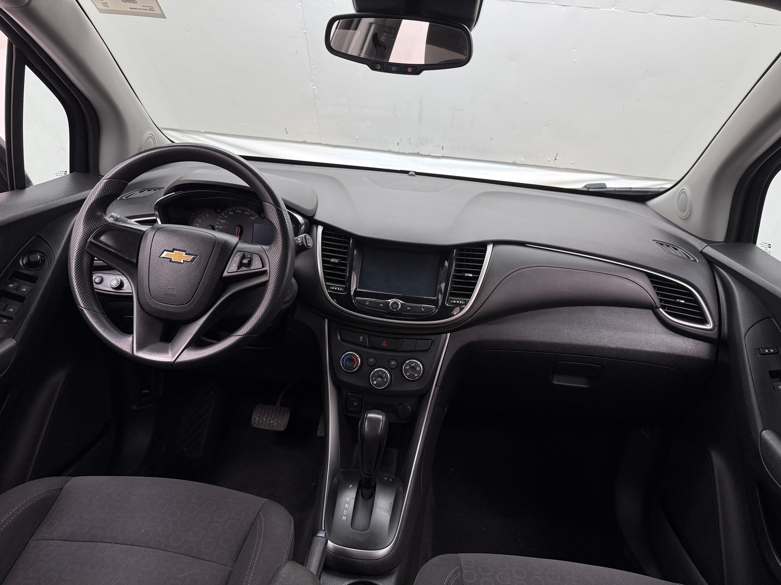 Thumbnail: 2017 Chevrolet Trax - 3