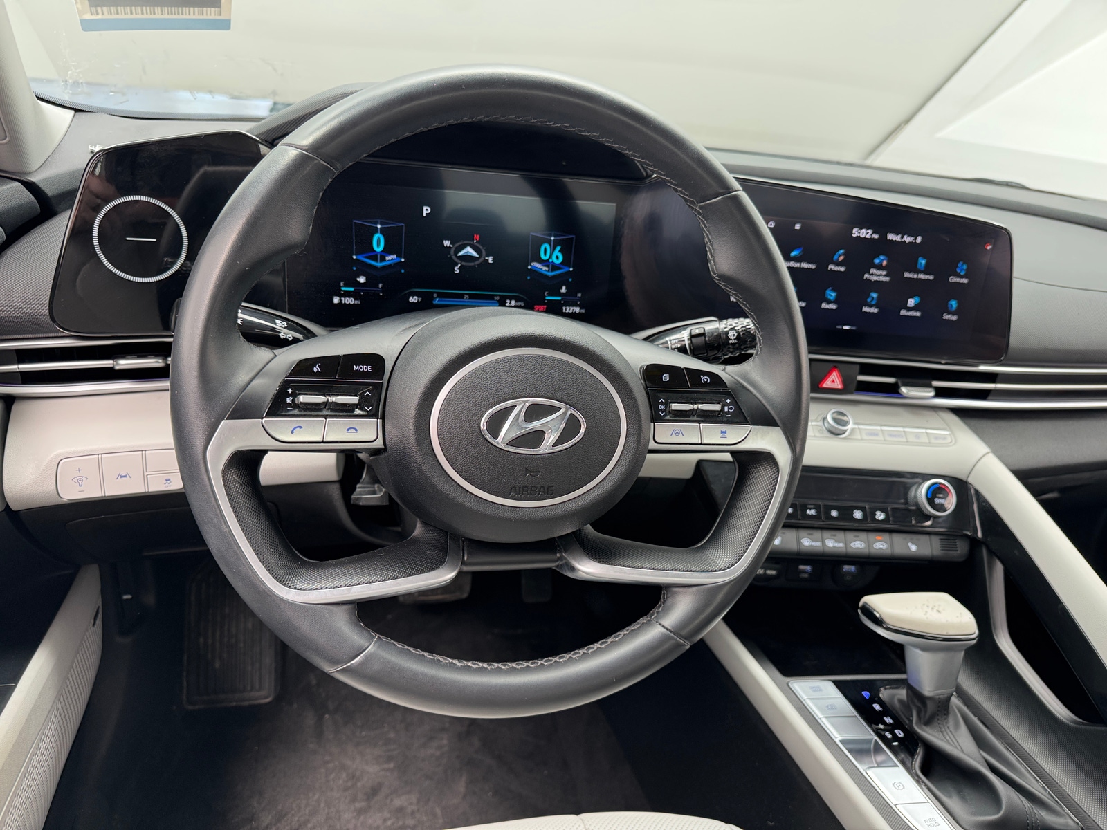 Thumbnail: 2023 Hyundai Elantra - 4