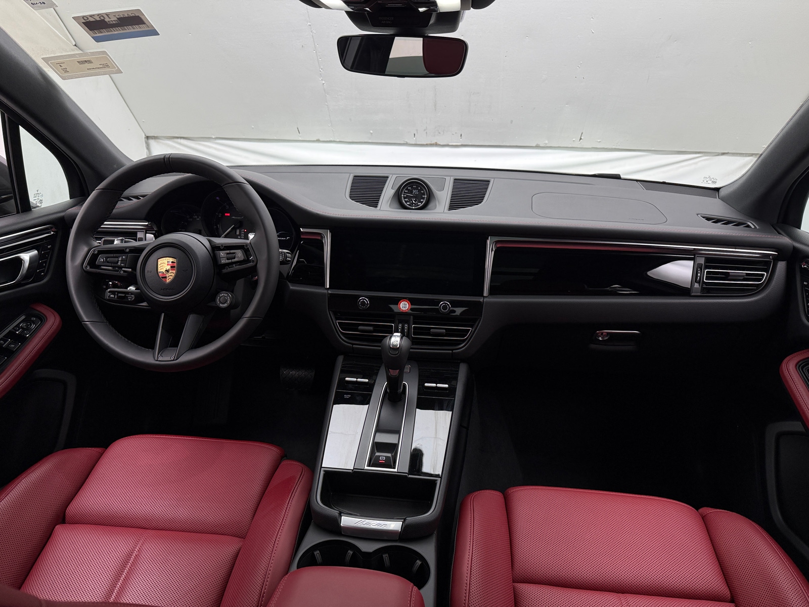 Thumbnail: 2026 Porsche Macan - 2