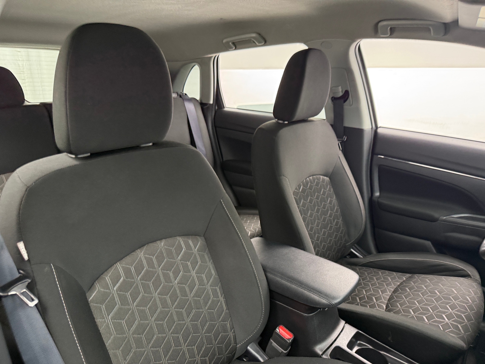 Thumbnail: 2024 Mitsubishi Outlander Sport - 2