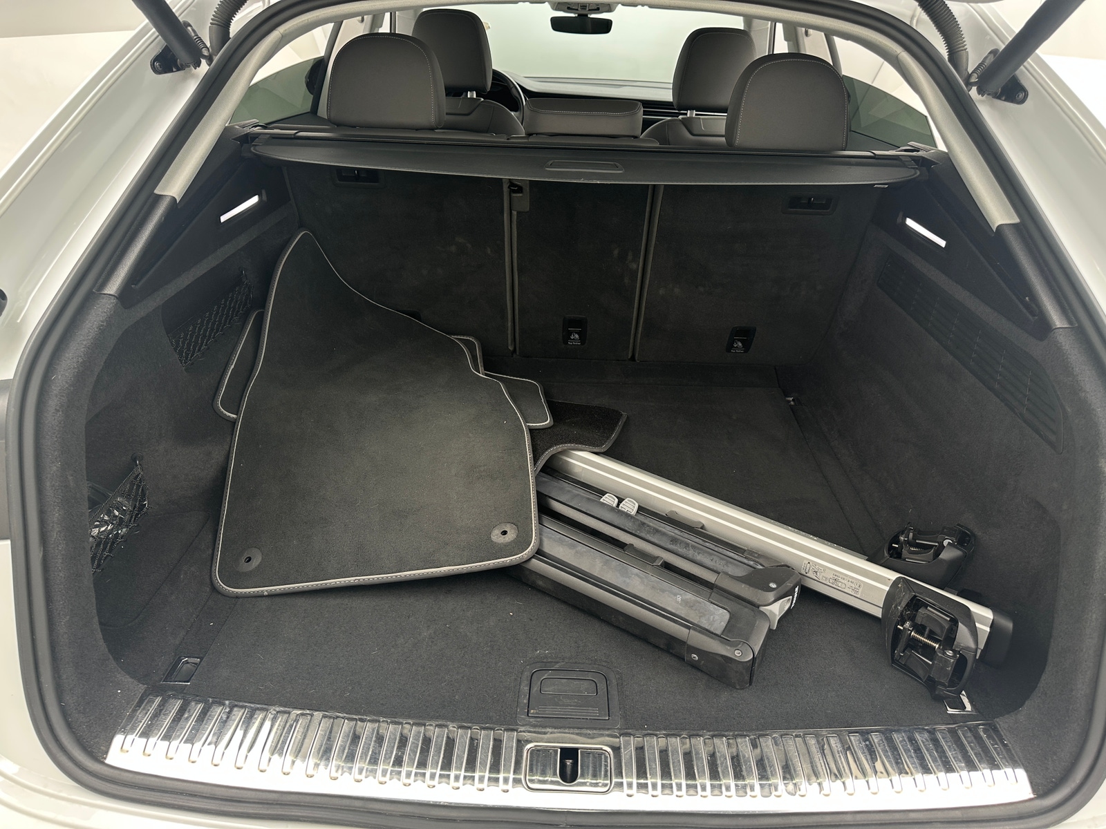 Thumbnail: 2021 Audi Q8 - 6