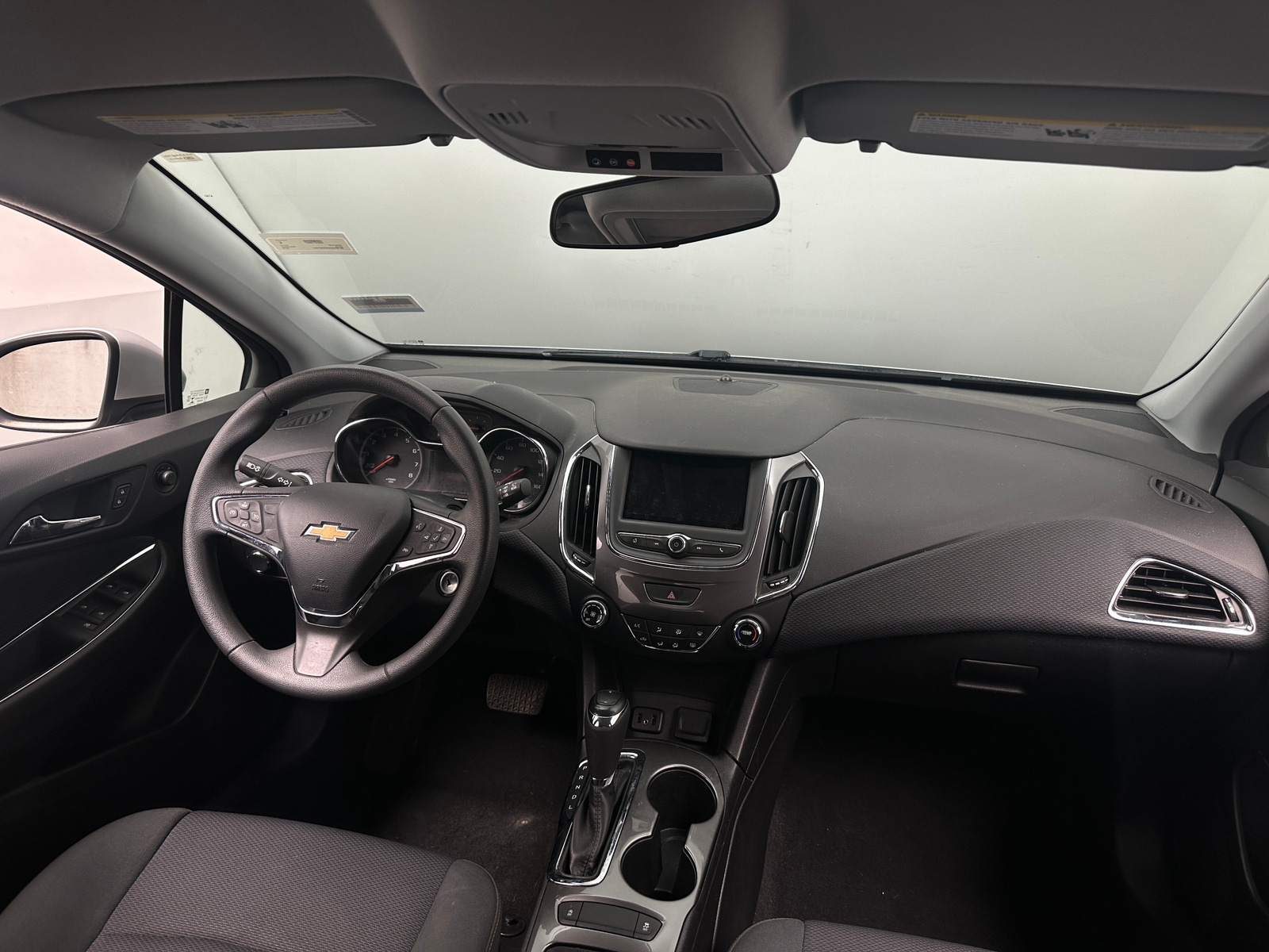 Thumbnail: 2019 Chevrolet Cruze - 3