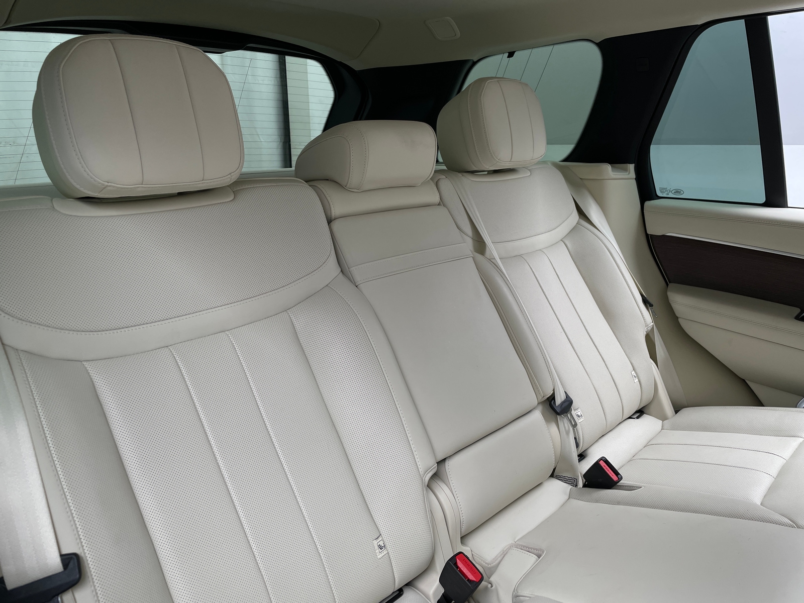 Thumbnail: 2025 Land Rover Range Rover - 5