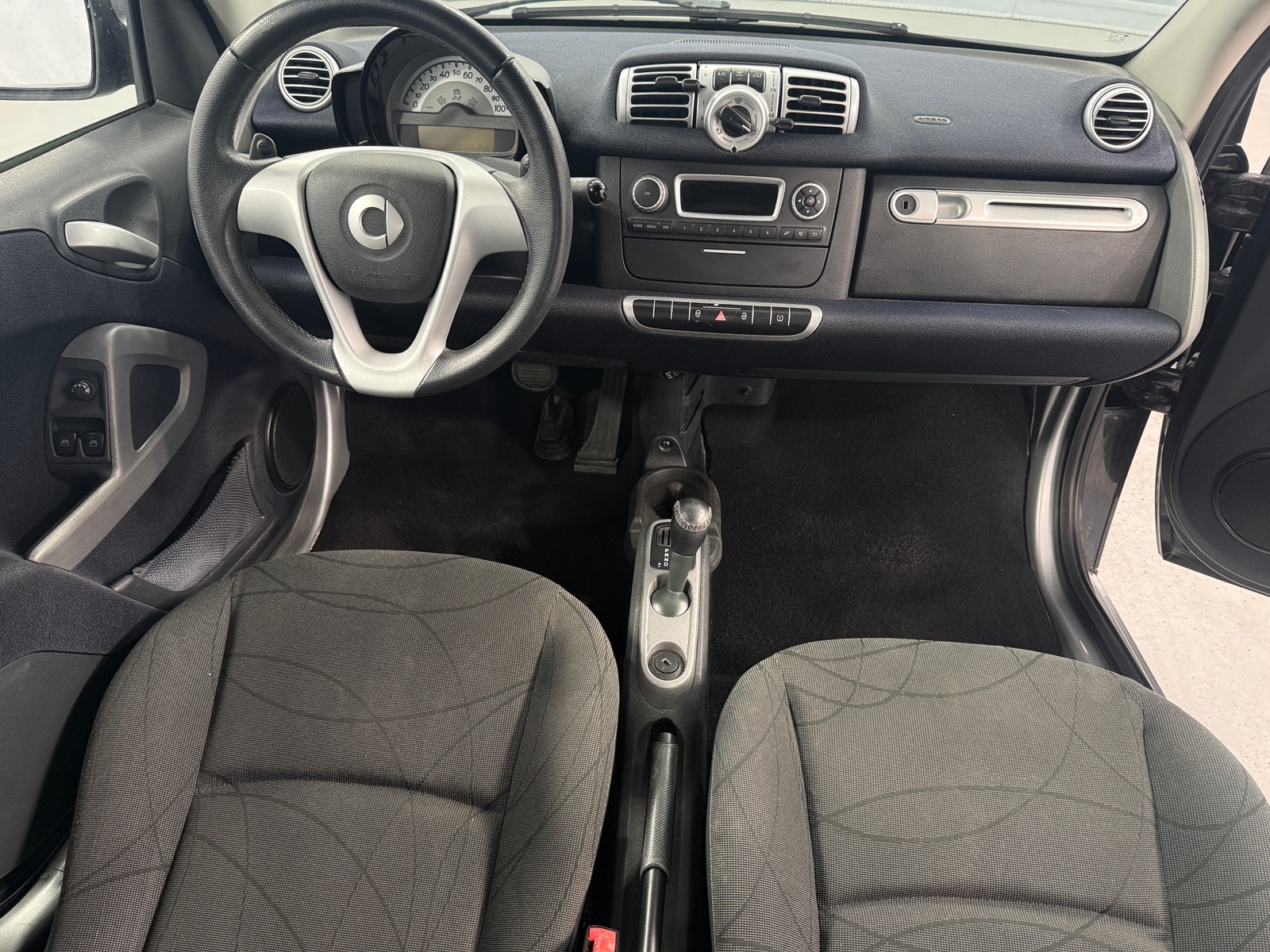 Thumbnail: 2013 smart fortwo - 3