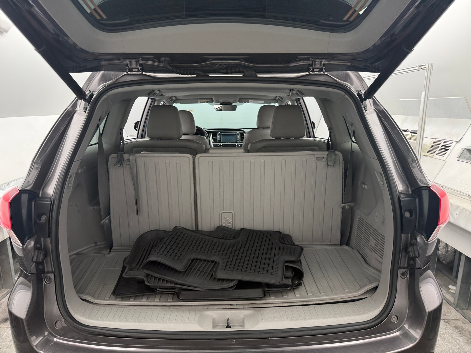 Thumbnail: 2019 Toyota Highlander - 6