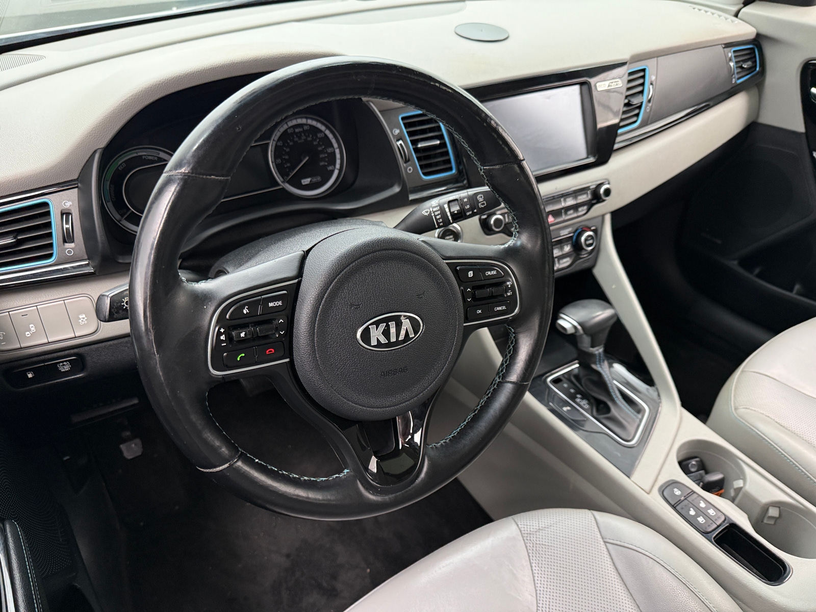 Thumbnail: 2017 Kia Niro - 4