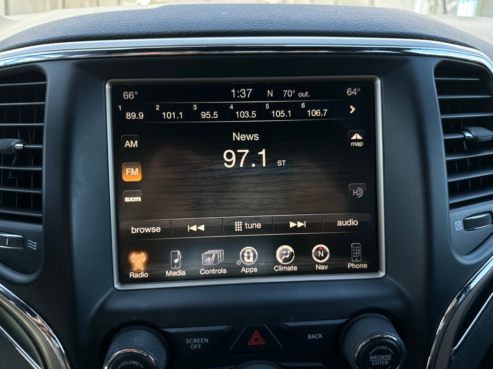 Thumbnail: 2016 Jeep Grand Cherokee - 3