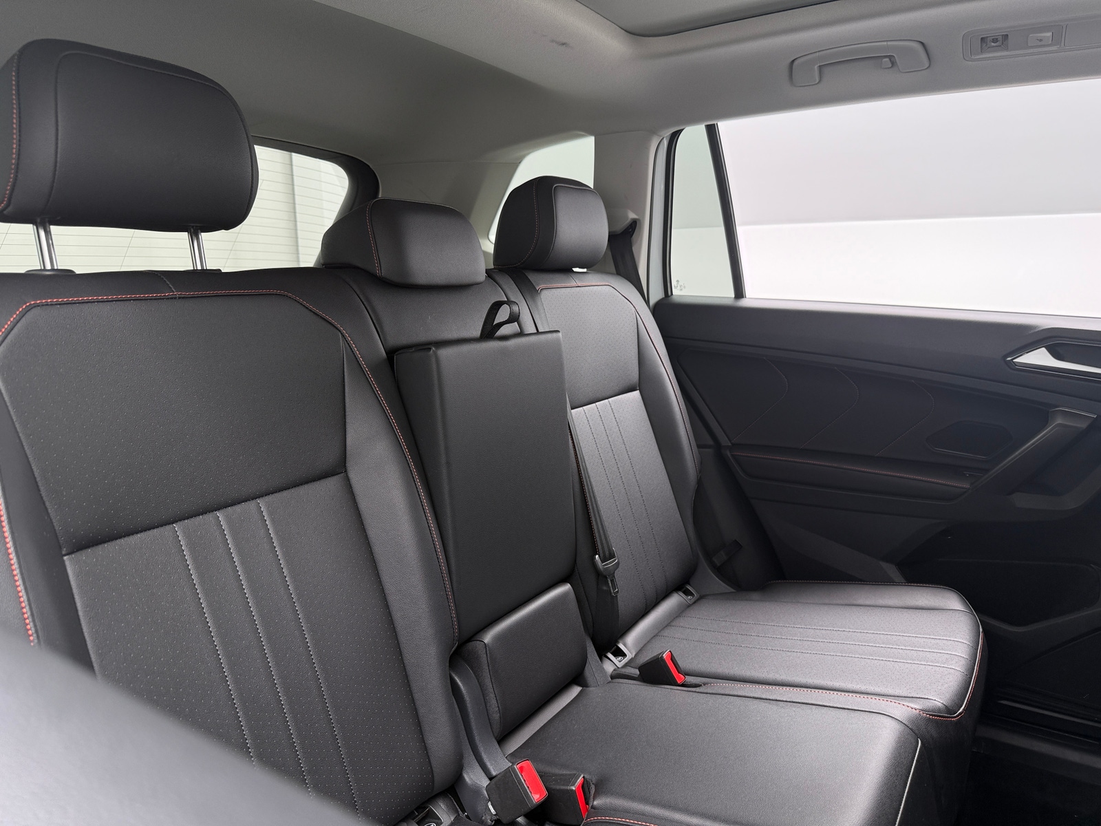 Thumbnail: 2024 Volkswagen Tiguan - 5