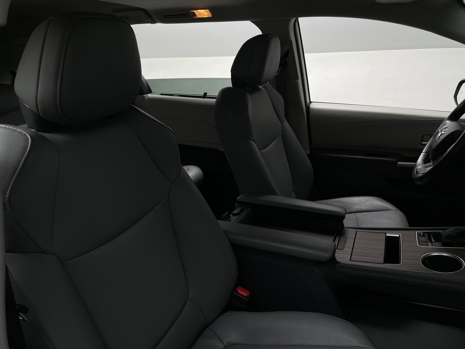 Thumbnail: 2023 Toyota Sienna - 2