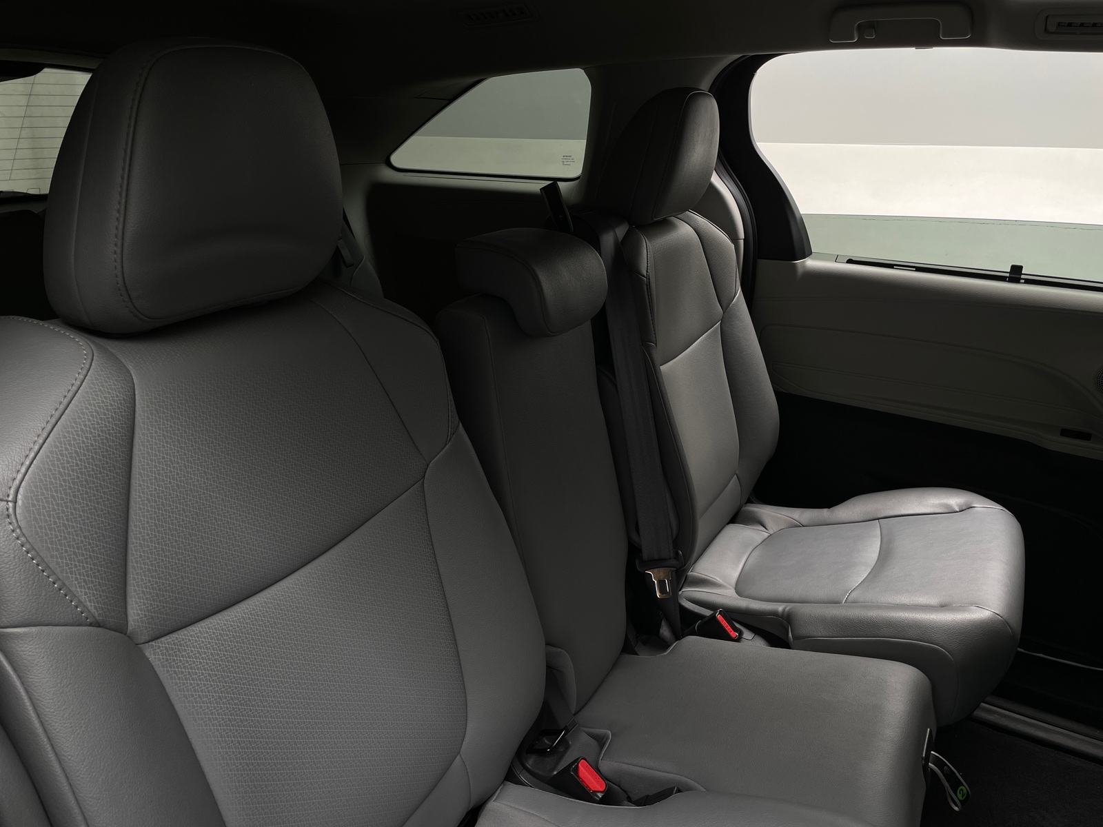 Thumbnail: 2023 Toyota Sienna - 6