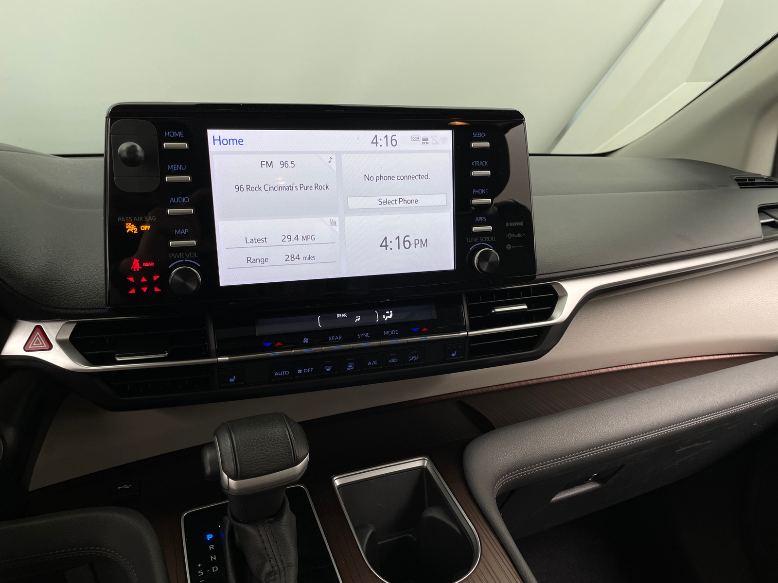 Thumbnail: 2023 Toyota Sienna - 4