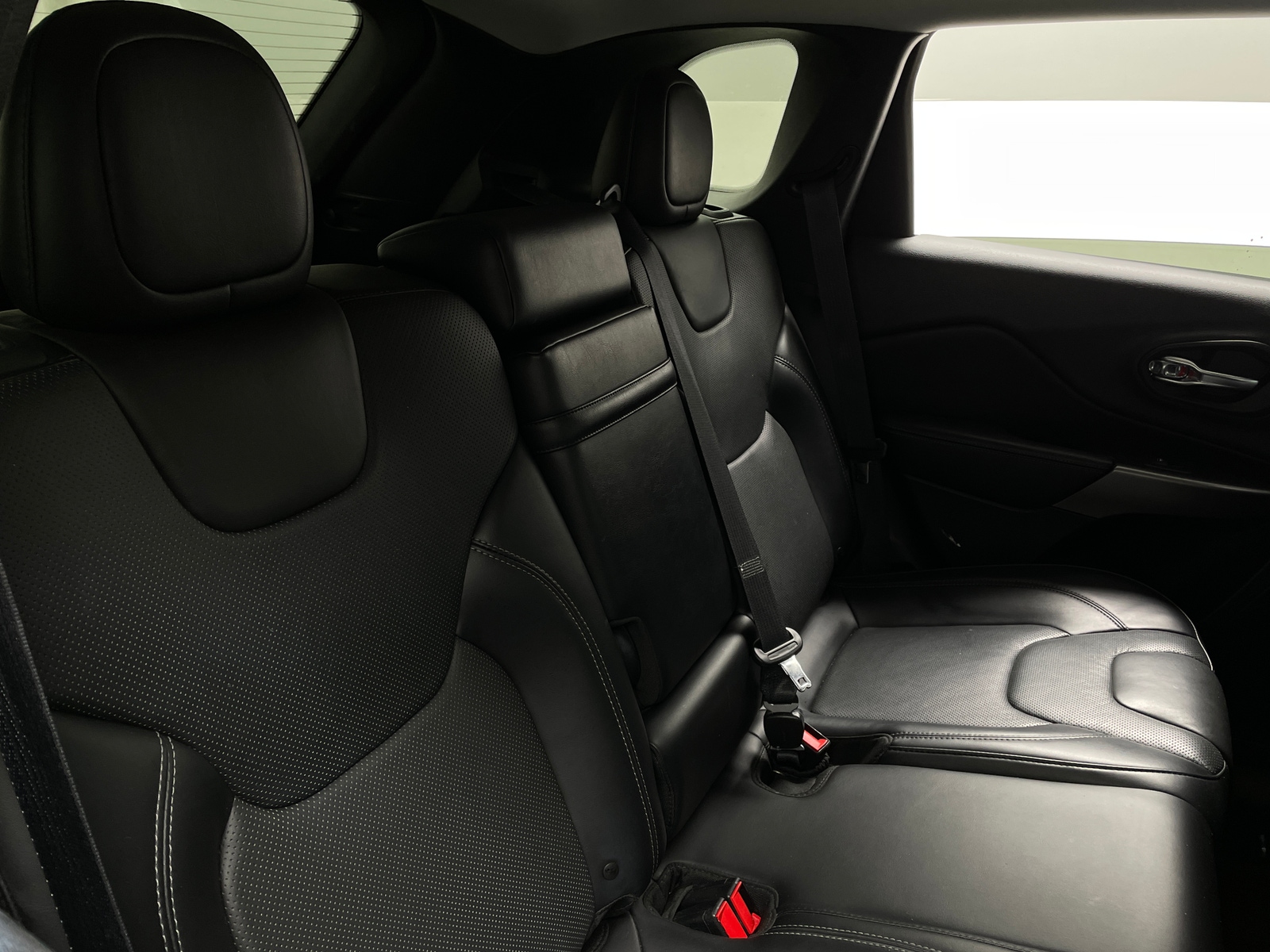 Thumbnail: 2019 Jeep Cherokee - 5