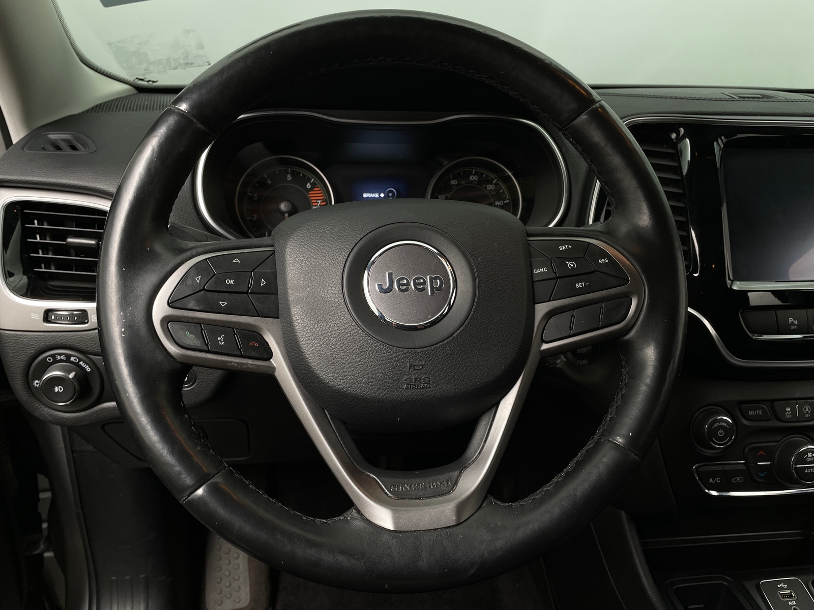 Thumbnail: 2019 Jeep Cherokee - 4