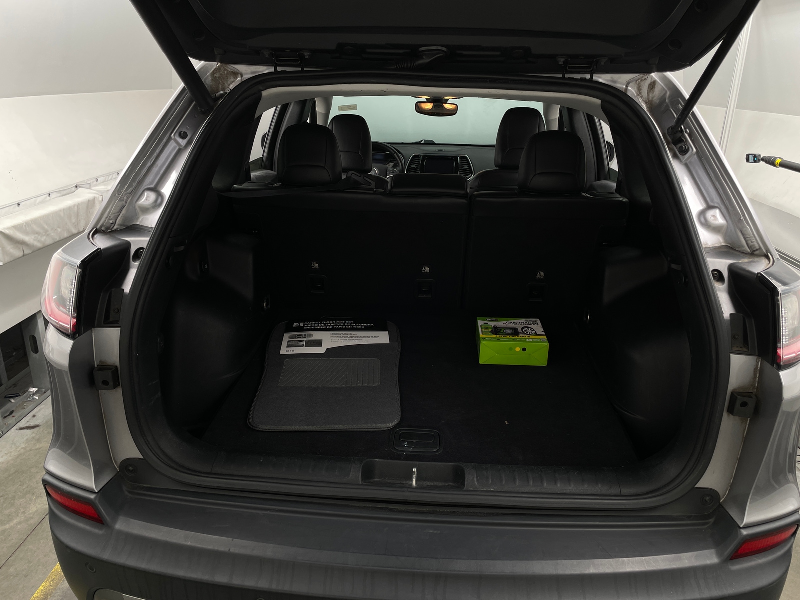 Thumbnail: 2019 Jeep Cherokee - 6