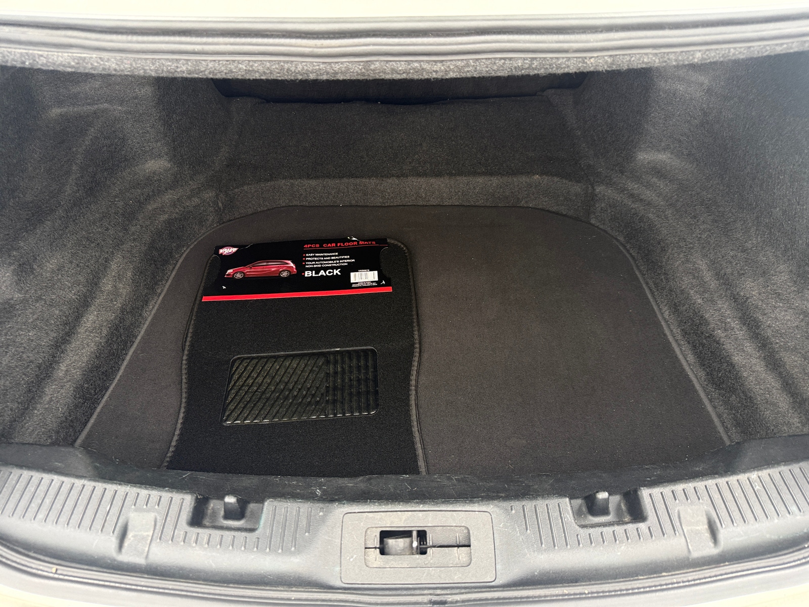 Thumbnail: 2015 Lincoln MKS - 6